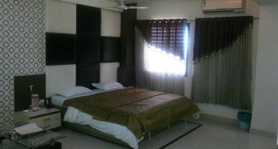 Madhuban Hotel, Gandhidham 5